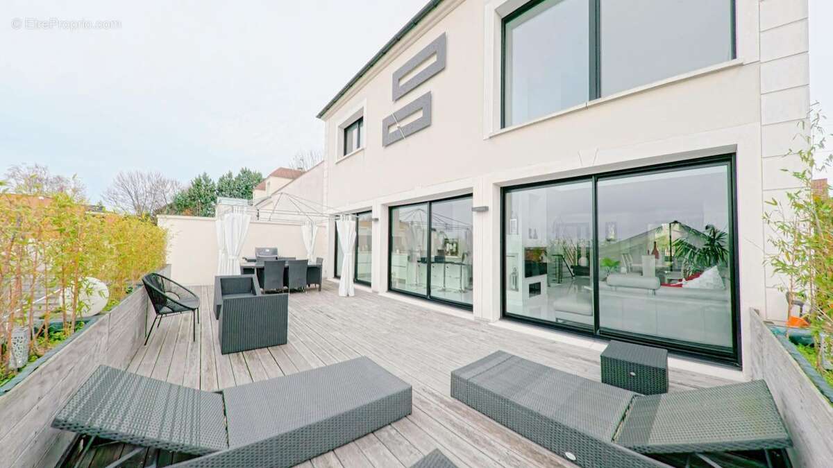 Maison à SAINT-MAUR-DES-FOSSES