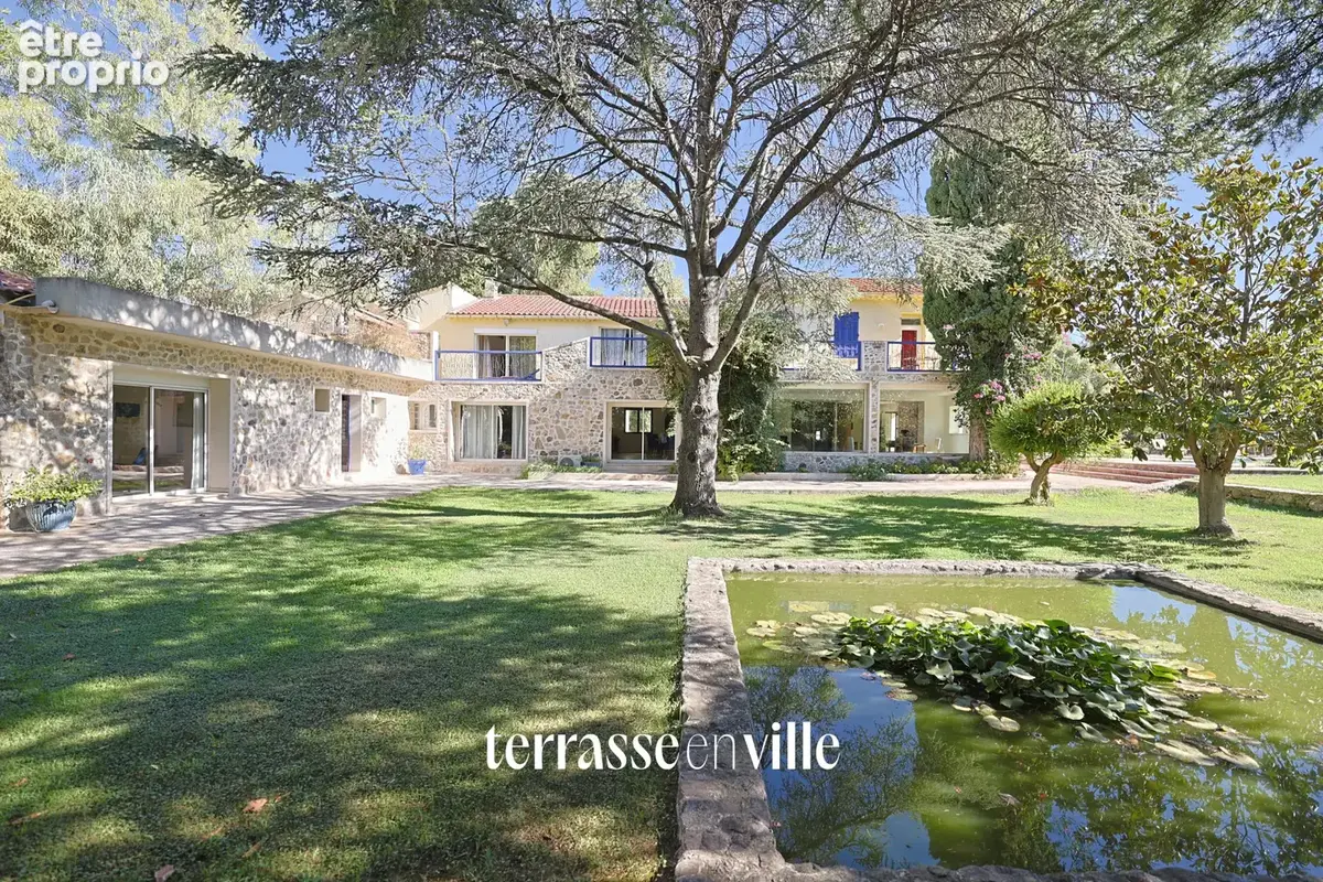 Bastide 400m2 - parcelle 2600m2 - piscine - dependances - photo 2