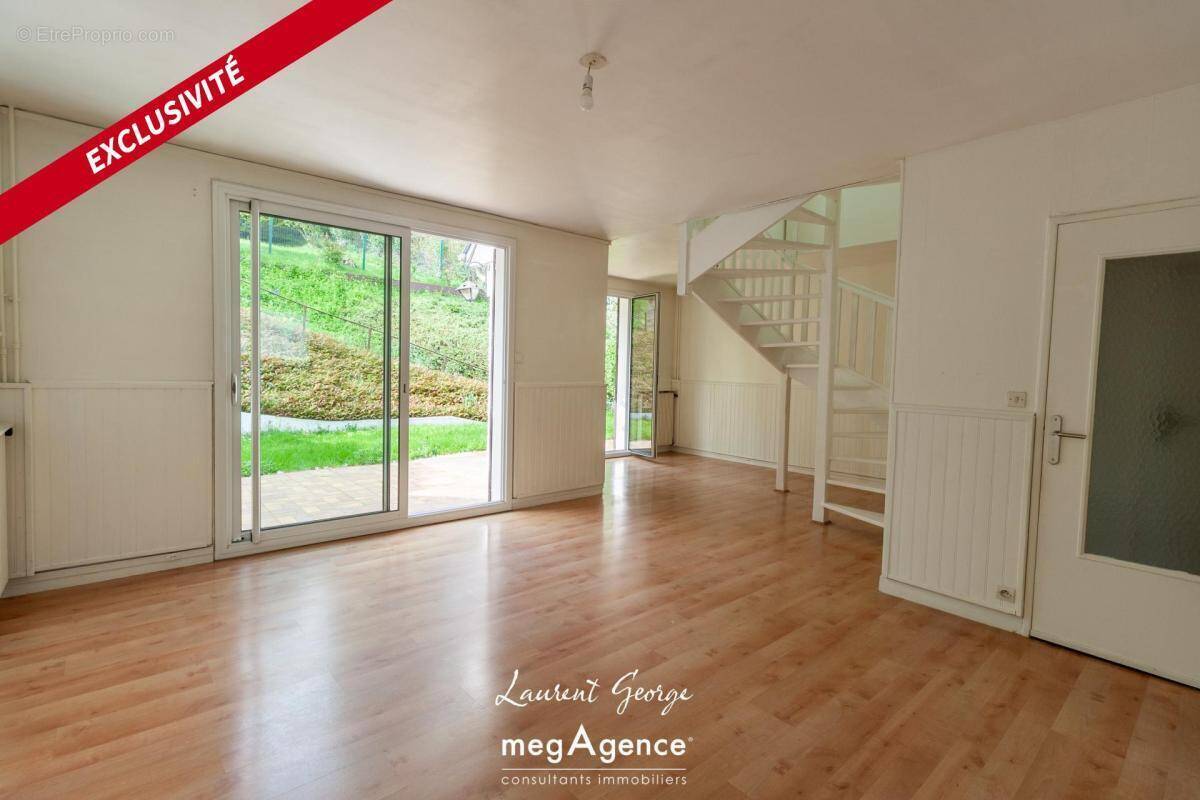 Maison à SAINT-LEGER-DU-BOURG-DENIS