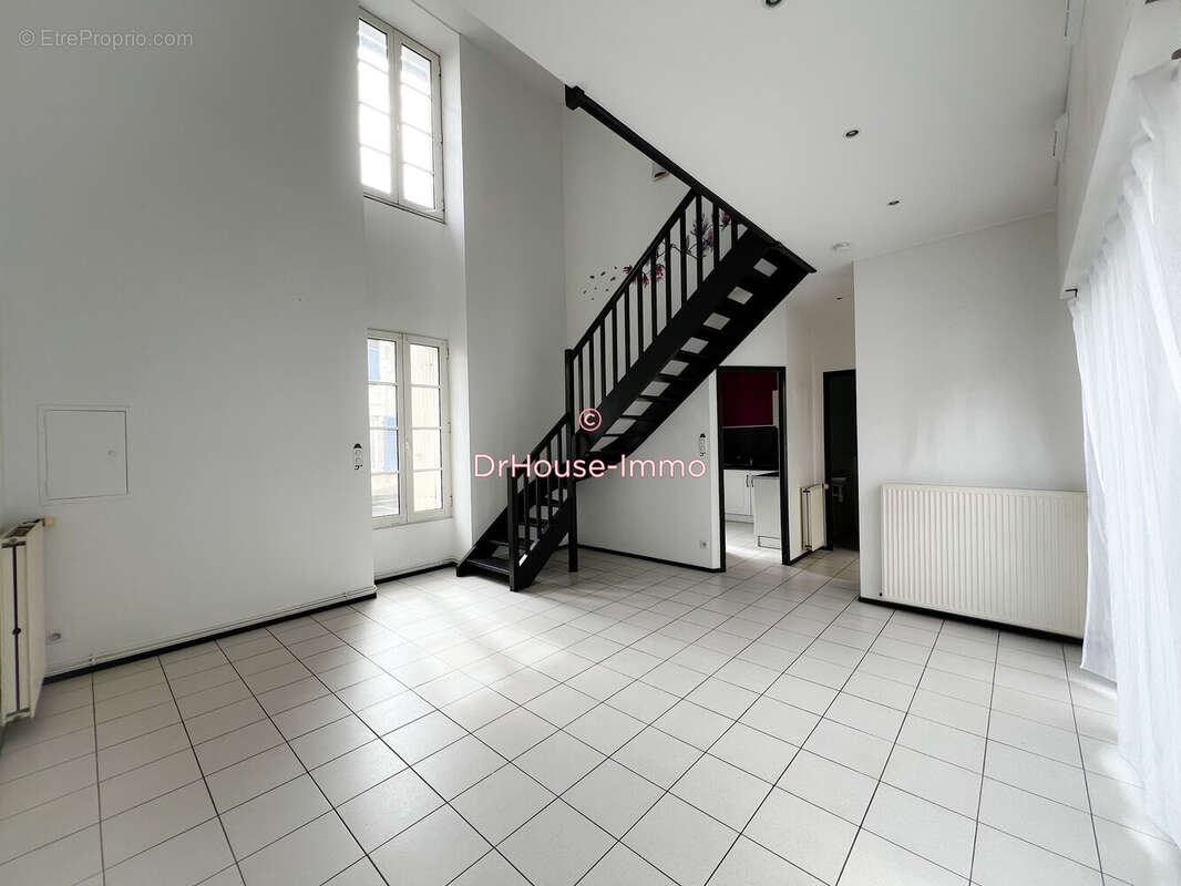 Appartement 75 m² à Lucon  - photo 2