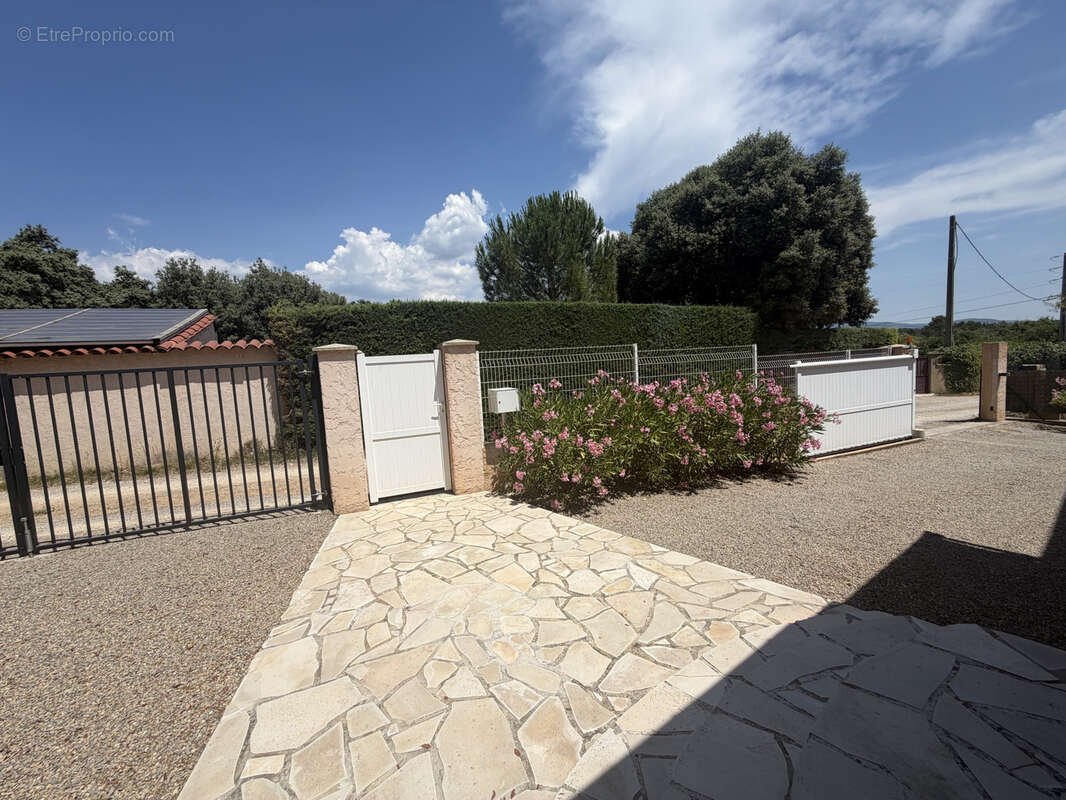 À vendre   Superbe villa moderne à Régusse, proposée par Verdon Immobilier Aups - photo 8