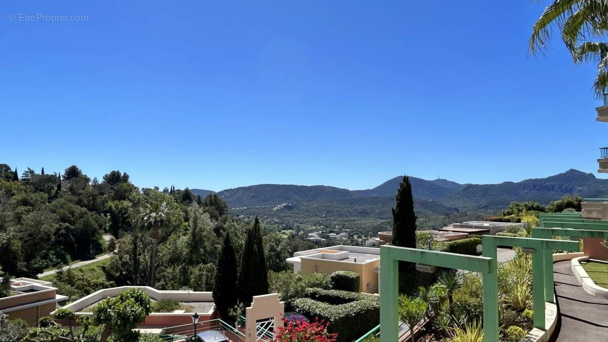 Appartement à MANDELIEU-LA-NAPOULE