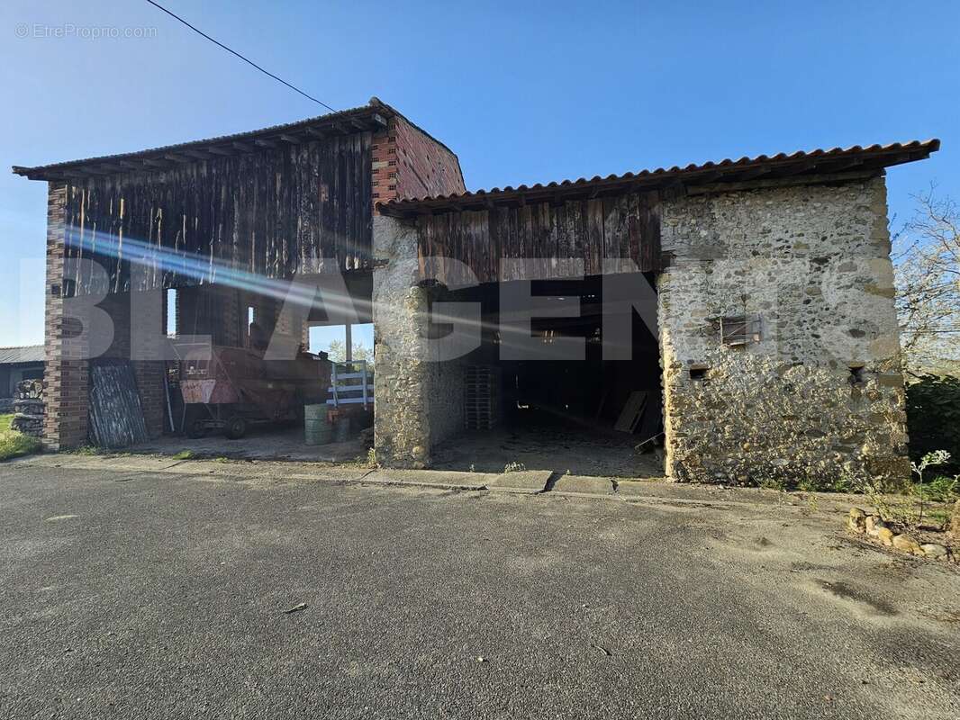 20250405_184528 - Maison à LES PUJOLS