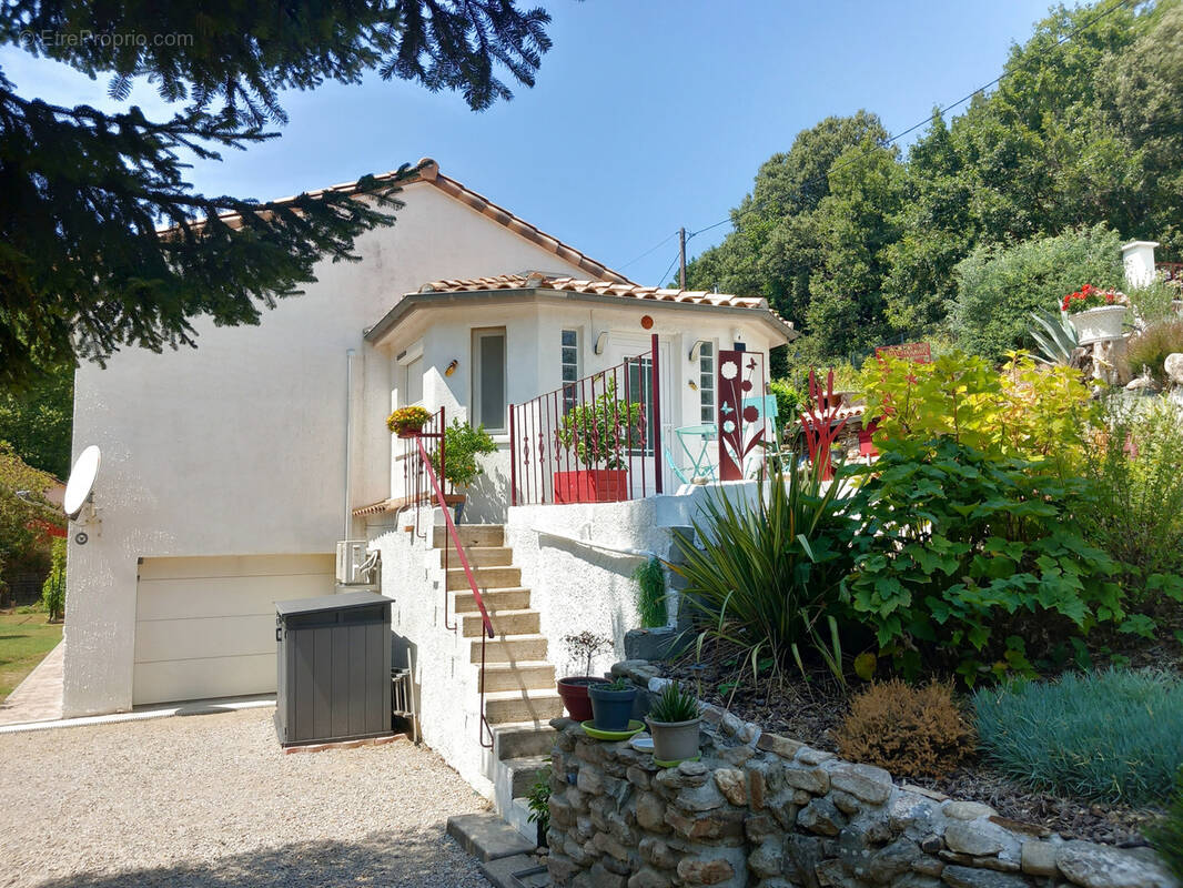 Maison de Standing en parfait état avec piscine. - photo 2