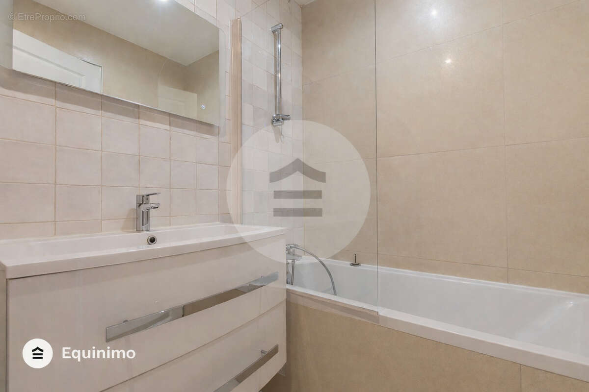 Appartement à PARIS-15E