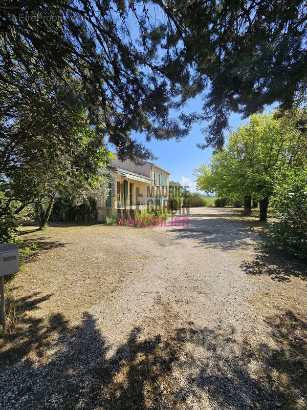 Maison à PERNES-LES-FONTAINES