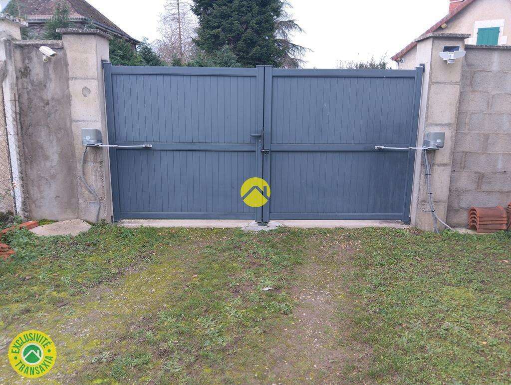 Maison à LE VEURDRE