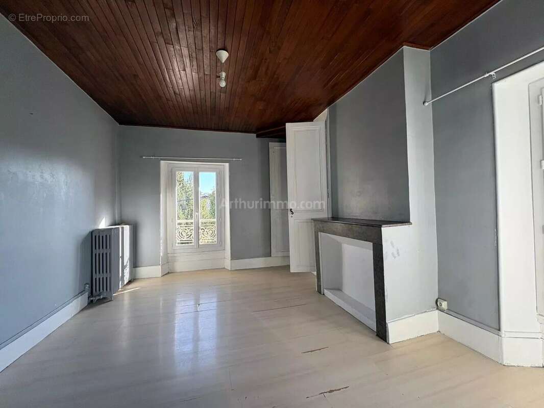 Appartement à SAINT-MARTIN-D'HERES