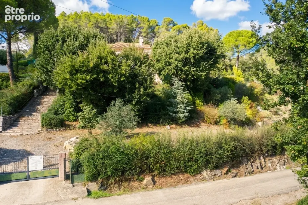 Terrain a batir gonfaron zone urbaine  uca 445m² - photo 1
