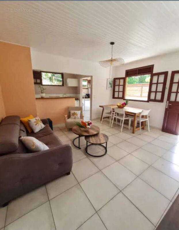 Maison à RIVIERE-PILOTE