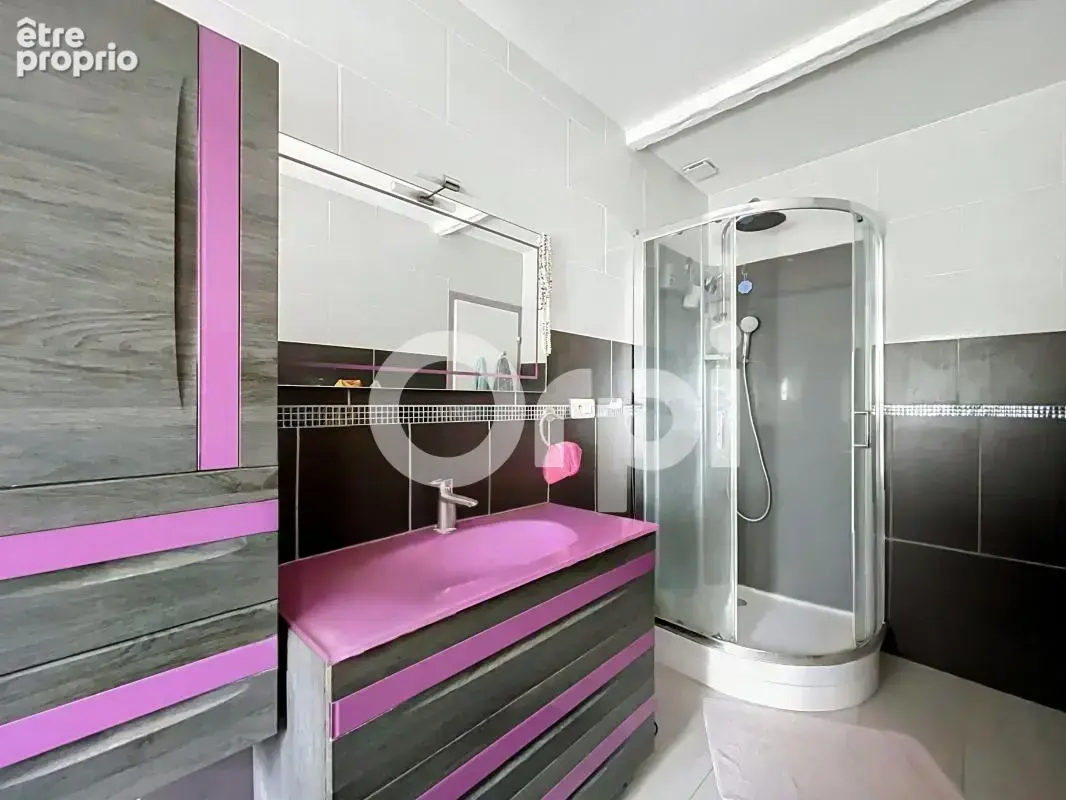 Demeure de caractère en pierre (179 m²) – Charme, volumes & potentiel mixte - photo 12