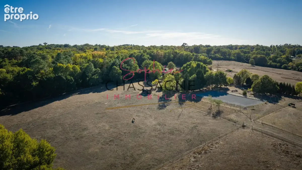 Propriété équestre en pierre de 350 m2 sur 10 hectares - photo 2