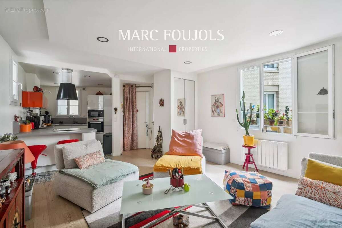 Appartement à PARIS-16E