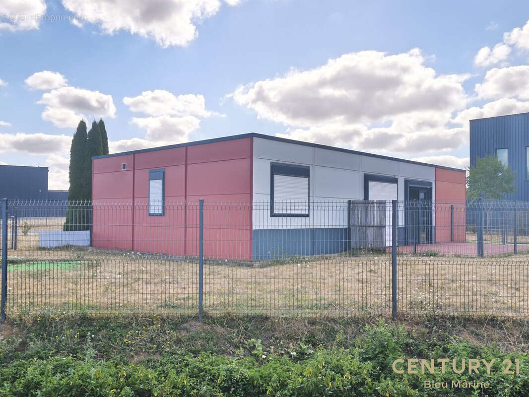 Commerce 198 m² à Mareuil-Sur-Lay-Dissais  - photo 4