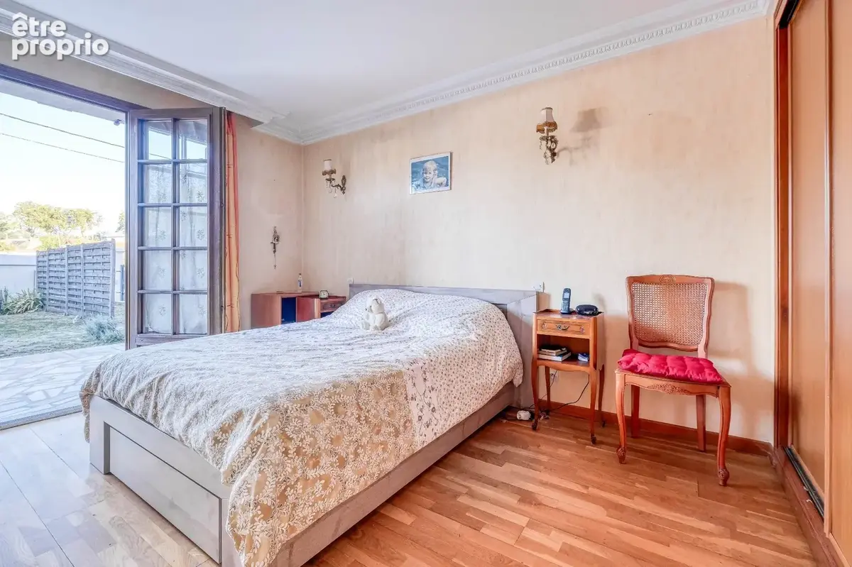 Christophe Michaudelle – CAPIFRANCE vous propose à Meaux : vivable de plain pied - DPE en D - 5 pièces - 155 m² - 3 chambres (4è - photo 16