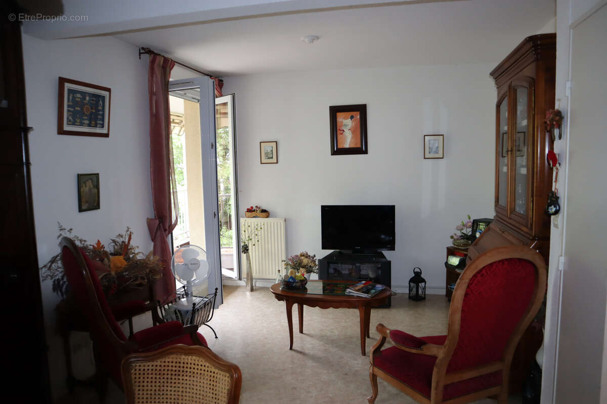 Appartement T4 avec grand balcon - photo 12