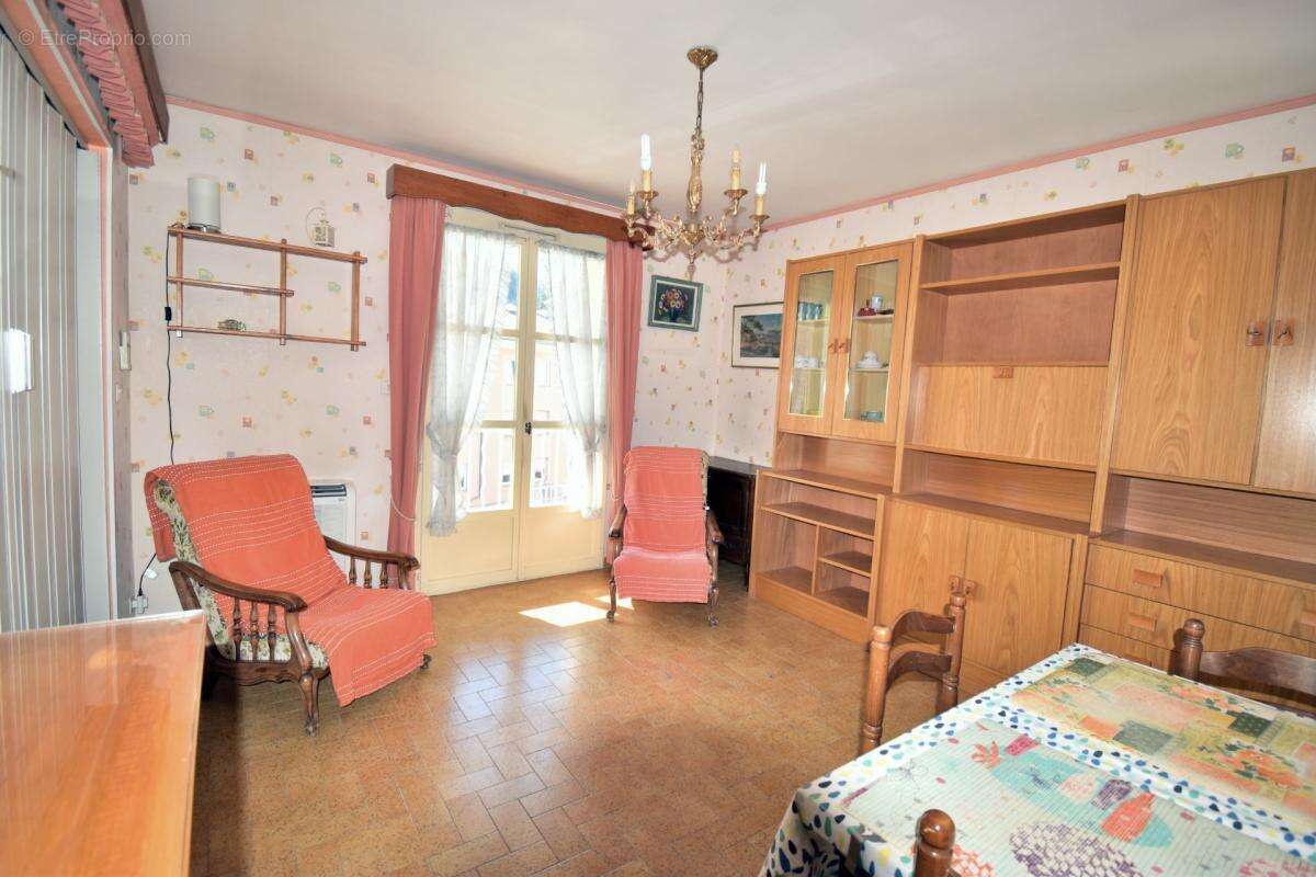 A vendre, Digne-les-Bains (04), Appartement T2 avec cave, balcon, ascenseur et parking privatif - photo 4