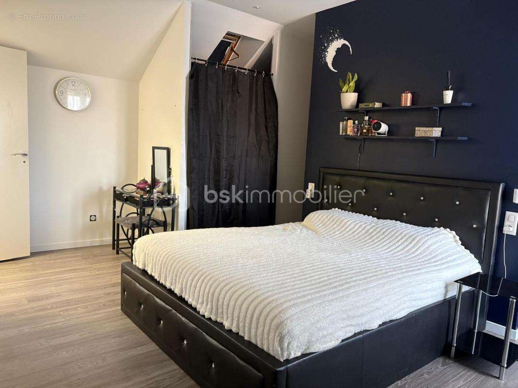 Maison à SAINT-PIERRE-DU-PERRAY