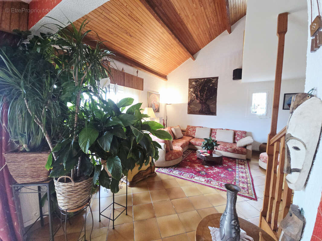 Maison à LA ROCHE-BLANCHE