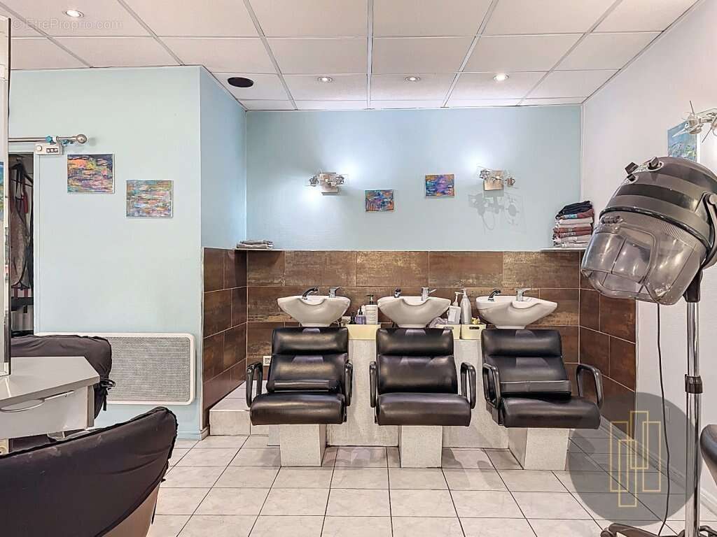 Commerce à VILLEFRANCHE-SUR-SAONE