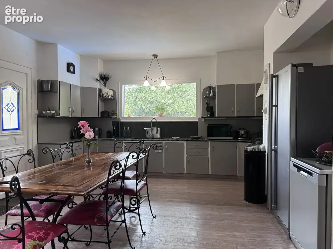 Maison contemporaine avec piscine dans un écrin de verdure - photo 16
