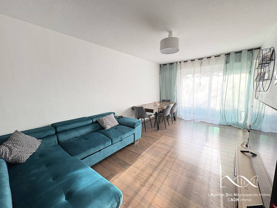 Appartement à SAINT-JEAN-DE-LA-RUELLE