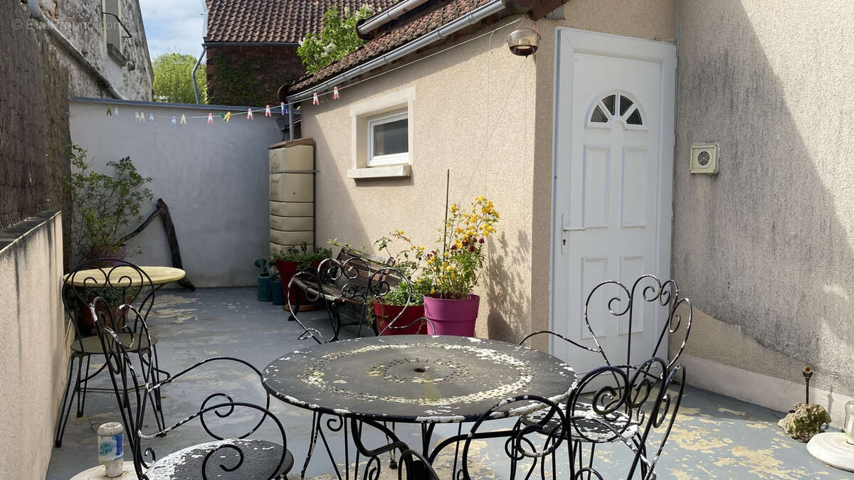 Dpt Yonne (89), à vendre MASSANGIS Charmante maison prête à vivre avec vue sur le Serein - 4 chambres - Garage - photo 15