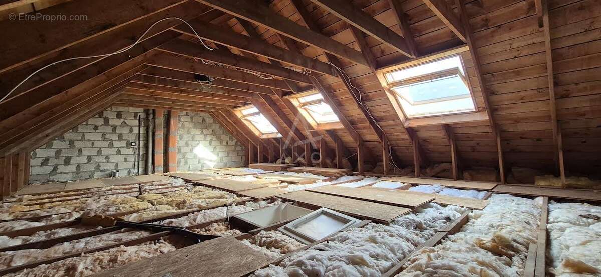 Plain-pied plein sud  Bien rare avec combles aménageables et terrain constructible ! - photo 13