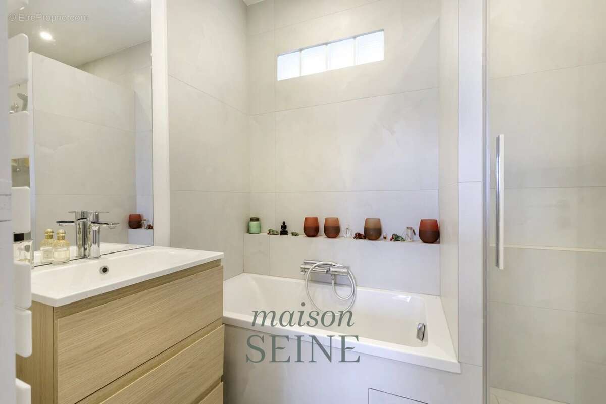 Appartement à NEUILLY-SUR-SEINE