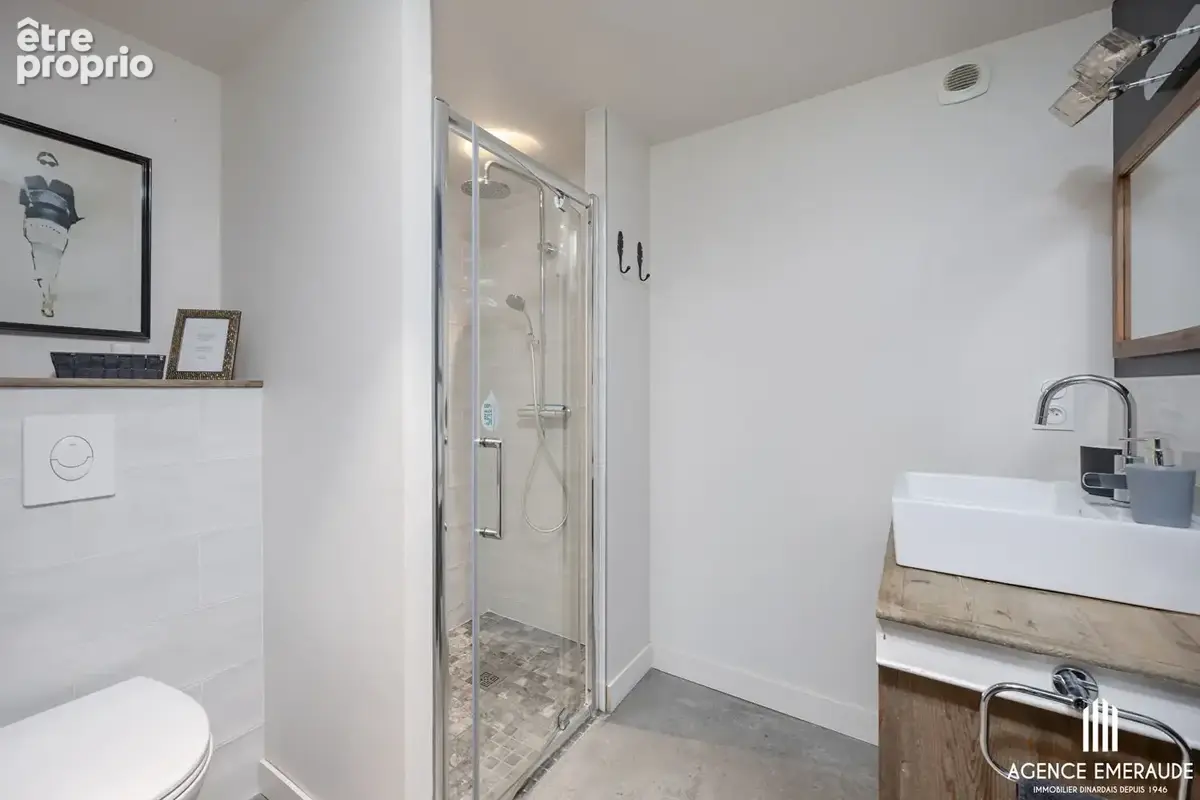 À vendre , Plouër-sur-Rance propriété de 2 charmantes maisons en pierres d'une surface d'environ 184 m² habitable sur un terrain - photo 12