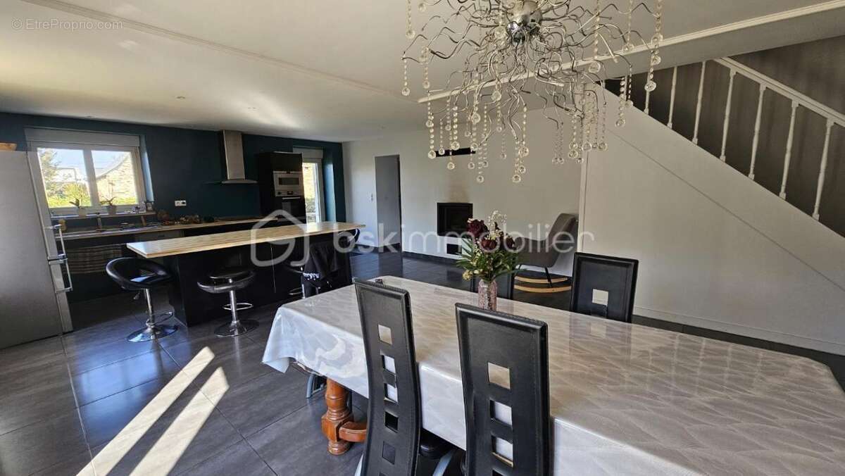 Maison à BAINS-SUR-OUST