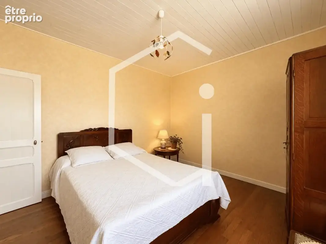 Sury-en-Vaux   Maison 97 m2 à rénover avec grange, écurie et terrain constructible - photo 9