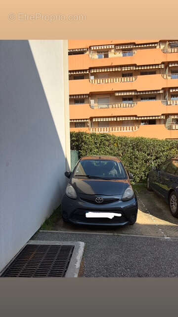 Parking à LA TRINITE