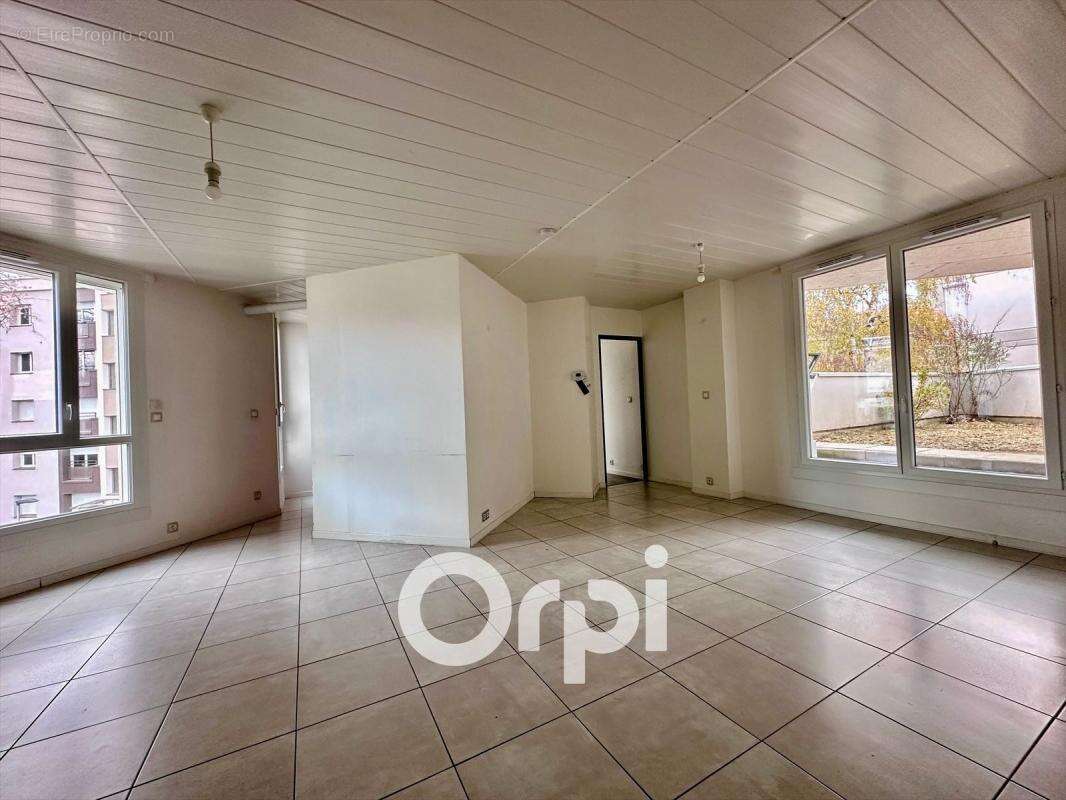 Appartement à SAINT-MARTIN-D&#039;HERES