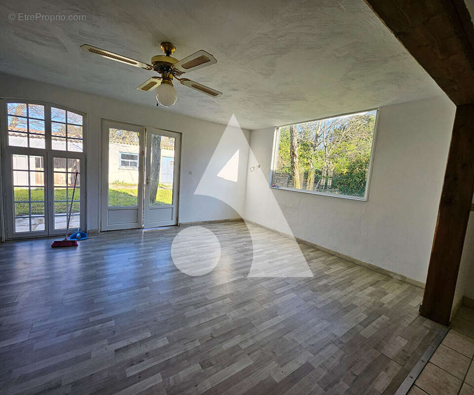 Maison à LES MATHES