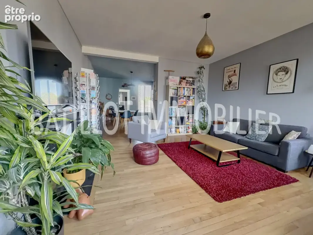Reims, secteur St Thomas, bel appartement ancien, 2 chambres et très belle pièce de vie. - photo 2