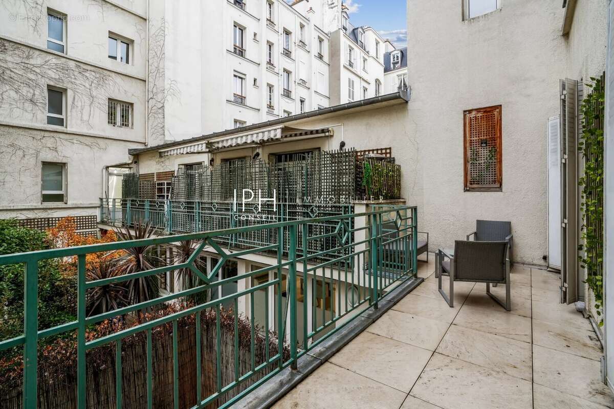 Appartement à NEUILLY-SUR-SEINE