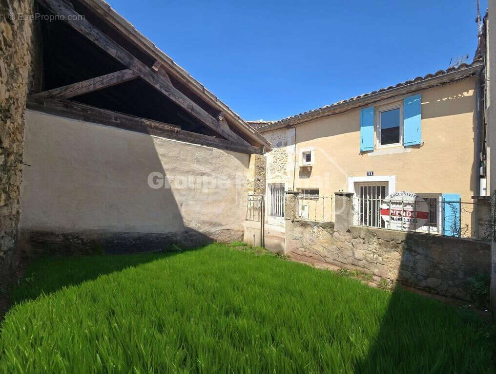 2 maisons avec jardinet et garage à Jonquieres Saint Vincent - photo 3