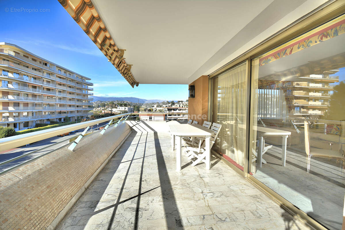 Appartement à LE CANNET