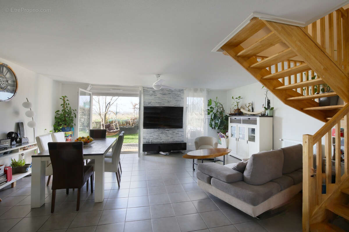 PIBRAC à vendre MAISON - 5 pièces, 4 chambres, très bon état - photo 2