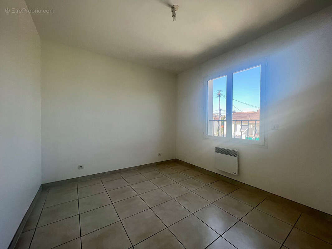 Appartement à SARTROUVILLE