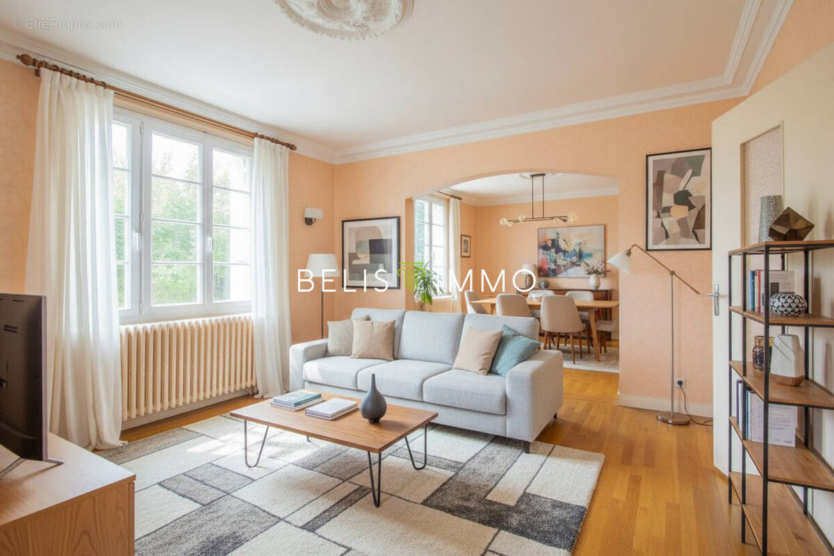 Maison à MONTLOUIS-SUR-LOIRE