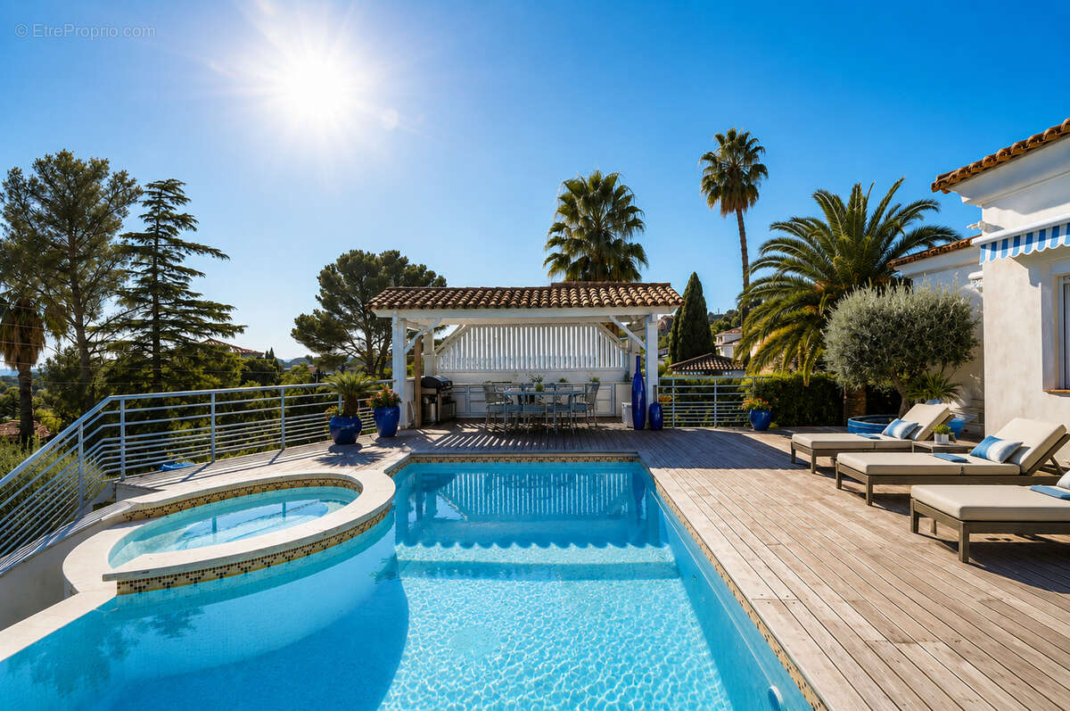 A vendre villa vue mer avec 3 chambres et piscine a saint aygulf - photo 3