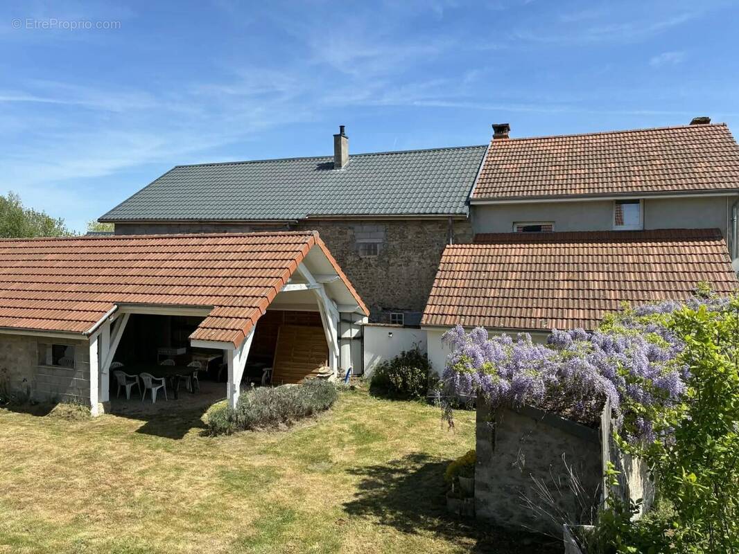 Maison à SAINT-PRIEST-DES-CHAMPS