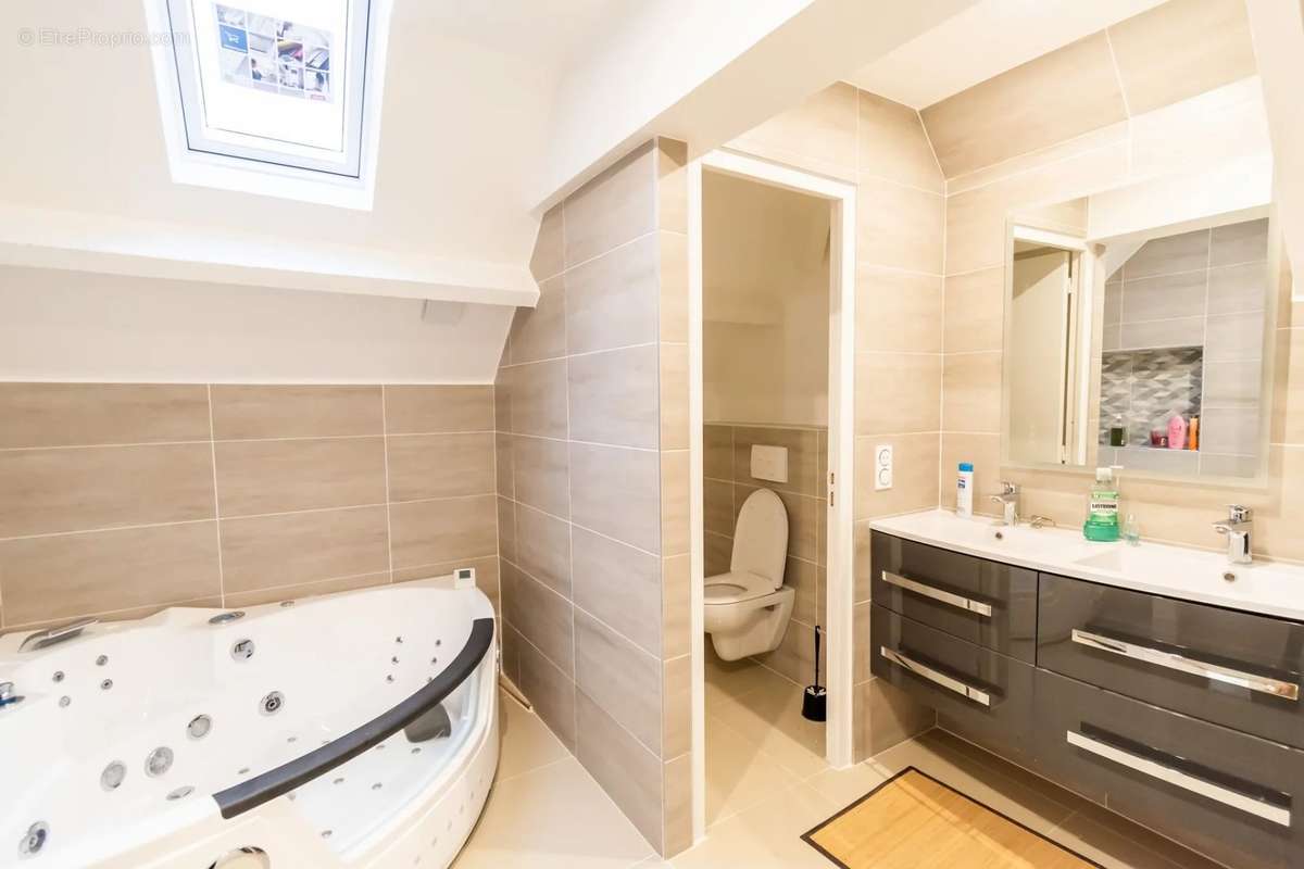 Maison à MONTMORENCY