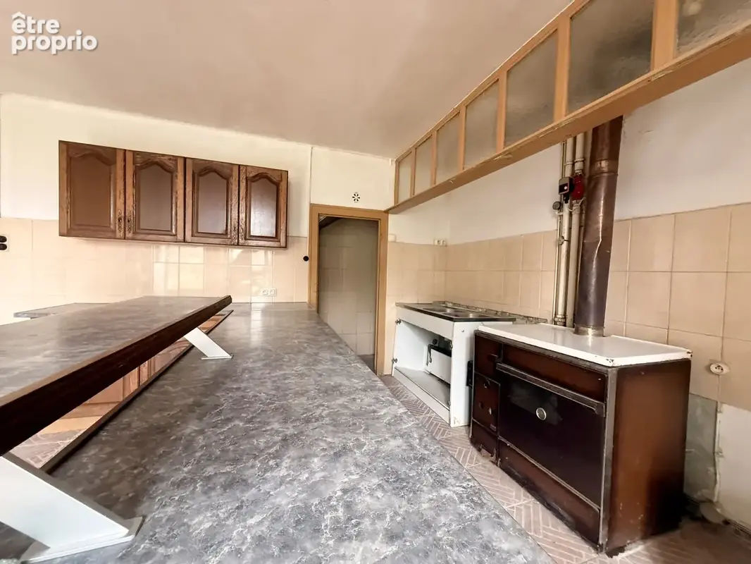 Maison à rafraichir avec grandes dépendances au calme - photo 2