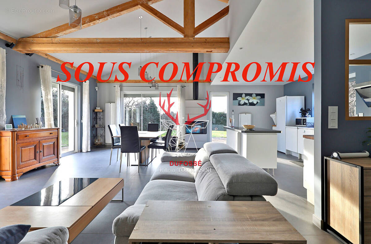 Maison à LA TOUR-DE-SALVAGNY