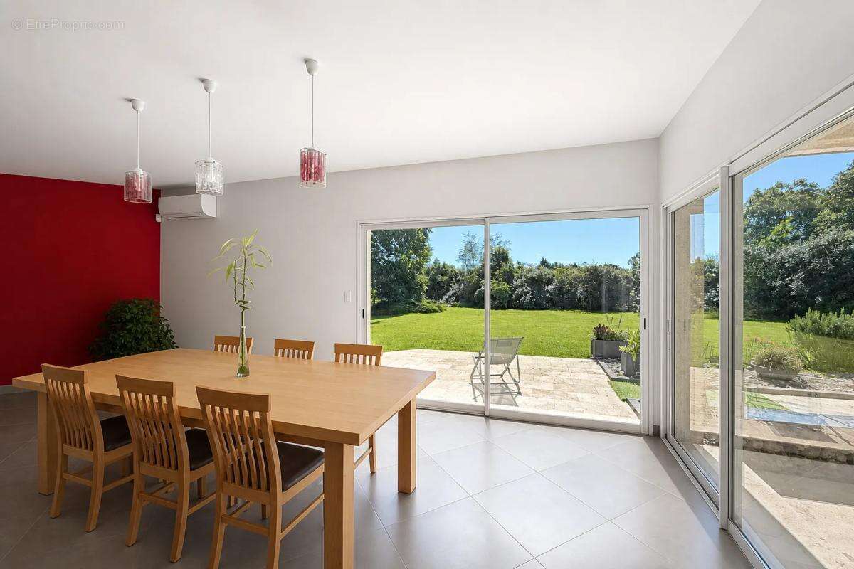 Maison de 6 pièces de 232 m² à Castelsarrasin - photo 5