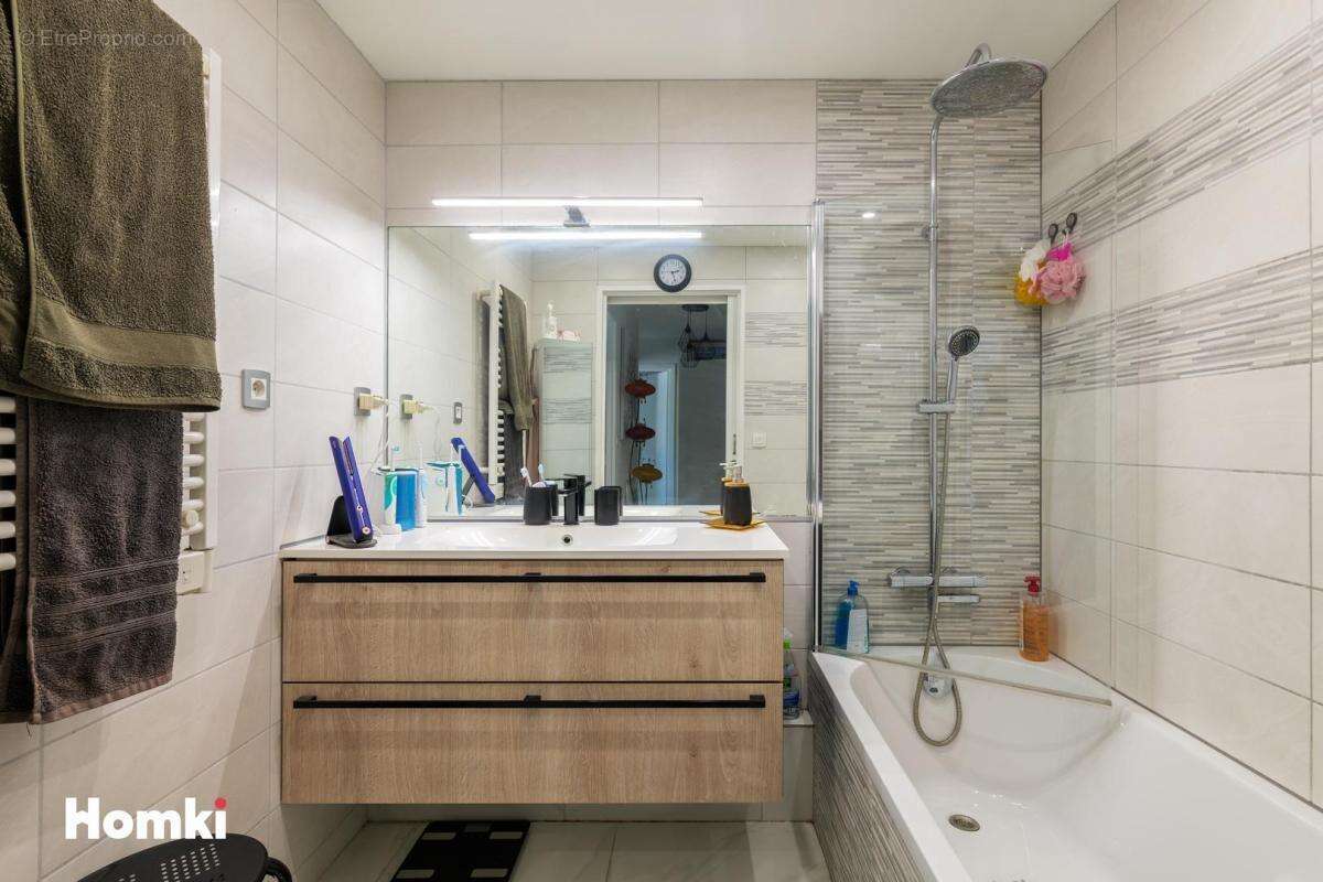 Appartement à VILLENEUVE-LOUBET