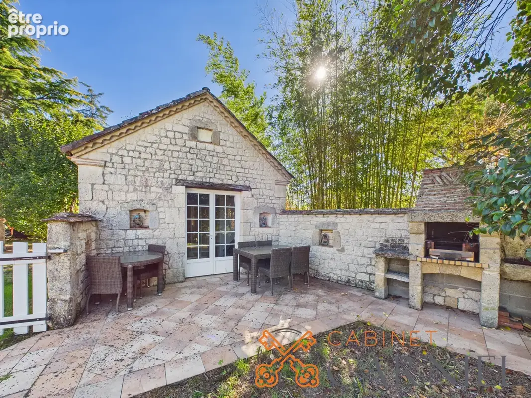 Maison avec jardin arboré, piscine, garages d'environ 132 m2 et studio indépendant 28 m2 47200 Marmande - photo 23
